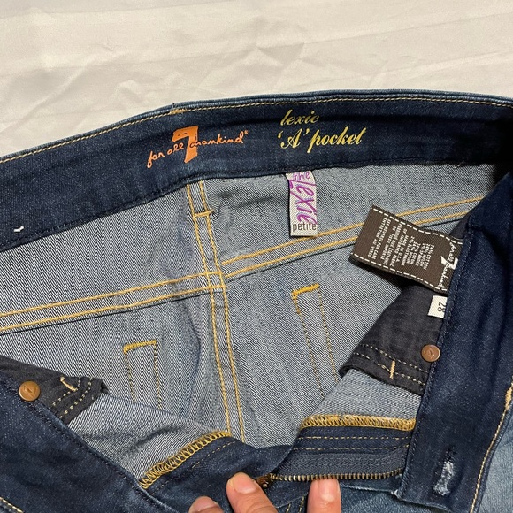7 FOR ALL MANKIND Women Jean size 28 - Picture 8 of 10